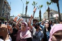 Cientos de manifestantes protestan contra Abbas tras la muerte del activista opositor Nizar Banat