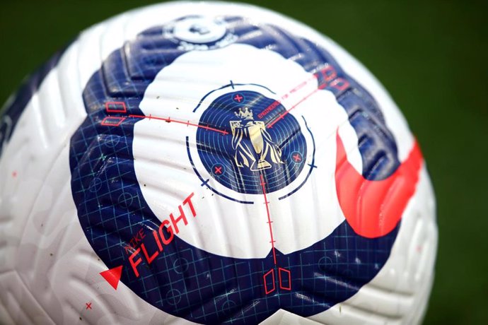 Archivo - 21 February 2021, United Kingdom, London: A general view of the new Nike Flight Premier League ball during the English Premier League soccer match between Arsenal and Manchester City at the Emirates Stadium. Photo: Julian Finney/PA Wire/dpa