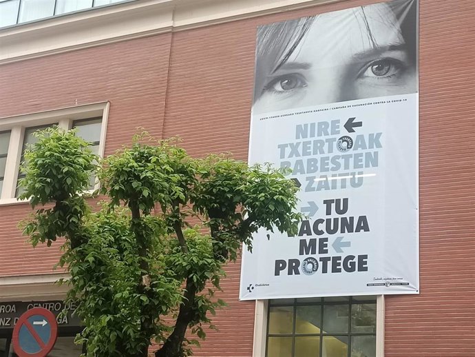 Archivo - Imagen de Osakidetza en un centro de Bilbao para fomentar la vacunación