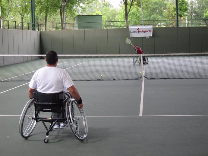 Archivo - Un total de 32 jugadores, procedentes de cuatro países y de 10 comunidades autónomas españolas diferentes, disputarán en Logroño el IV Open Internacional de Tenis en Silla de Ruedas. El concejal de Alcaldía y Deportes, Javier Merino, ha explic