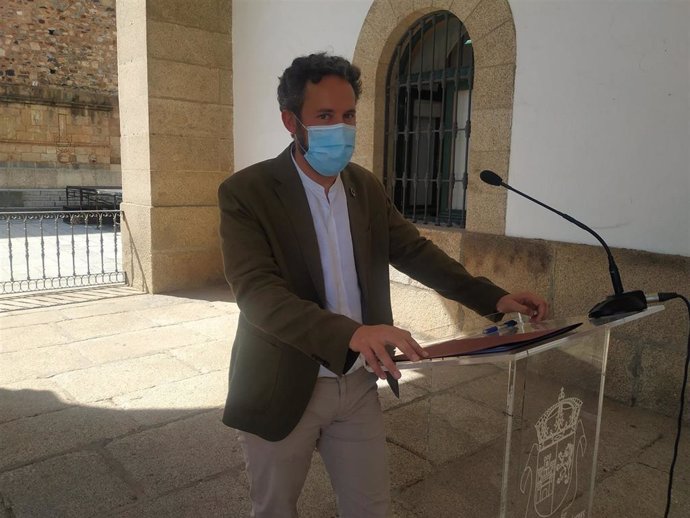 El portavoz del equipo de Gobierno, Andrés Licerán, en la rueda de prensa posterior a la Junta de Gobierno local