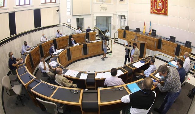 Archivo - Comisión técnica del Agua, en una imagen de archivo