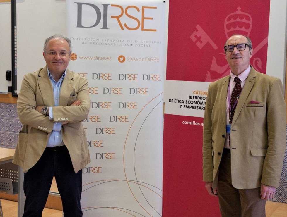 Acuerdo entre Alberto Andreu (presidente de DIRSE) y José Luis Fernández (director de la Cátedra de Ética Económica y Empresarial de la Universidad Pontificia Comillas)