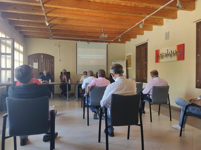 El director general de Transportes, Gregorio Briz, ha visitado Campo de Belchite.