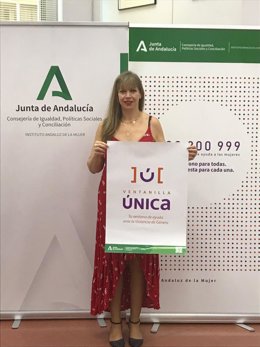 La asesora del IAM en Córdoba, Lourdes Arroyo, en la presentación de la ventanilla única.