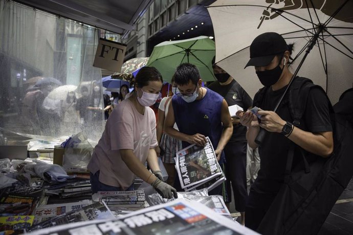 El 'Apple Daily' saca a la calle su última edición 