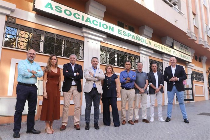 Nueva junta directiva de la AECC en Málaga, dirigida por Joaquín Morales.