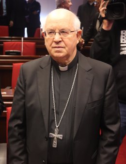 Archivo - El arzobispo de Santiago de Compostela, Julián Barrio, durante una Asamblea Plenaria de la CEE. 