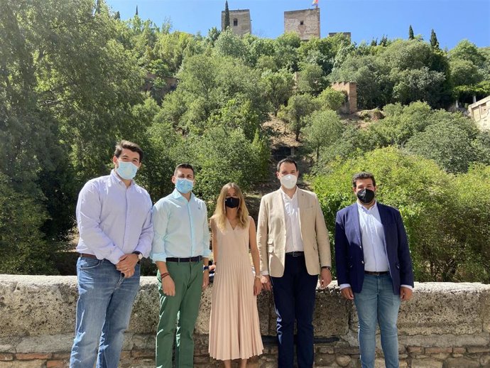 Visita de NNGG a Granada