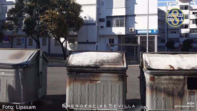 Contenedores quemados en San Pablo