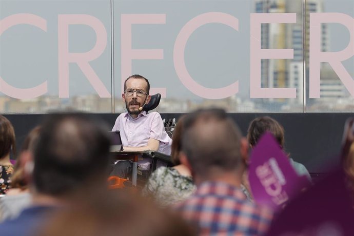 El portavoz de Unidas Podemos en el Congreso, Pablo Echenique, en el último acto de la campaña de la ministra de Derechos Sociales para liderar Podemos, a 11 de junio de 2021, en Zaragoza, Aragón (España). Con este acto, la ministra de Derechos Sociales