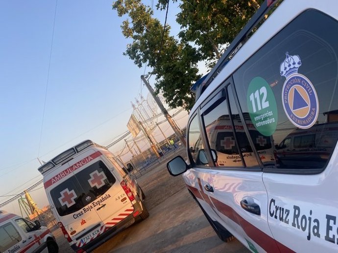Vehículos de Cruz Roja en la Feria de Badajoz