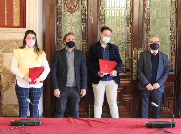 Acto de la firma de los convenios de cesión