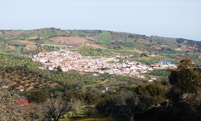 Panorámica del municipio pacense de Salvaleón.