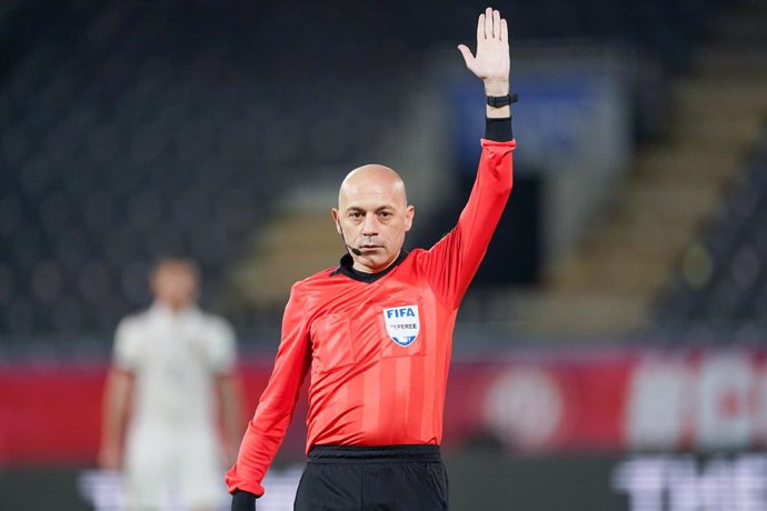 Archivo - Referee Cuneyt Cakir during the FIFA World Cup 2022, Qualifiers Group E football match between Belgium and Wales on March 24, 2021 at King Power at Den Dreef Stadion in Leuven, Belgium - Photo Jeroen Meuwsen / Orange Pictures / DPPI