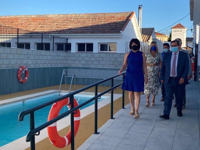 Agrón inaugura su piscina municipal