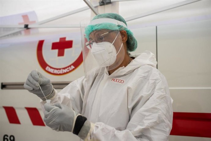 Trabajadora sanitaria en Lisboa  