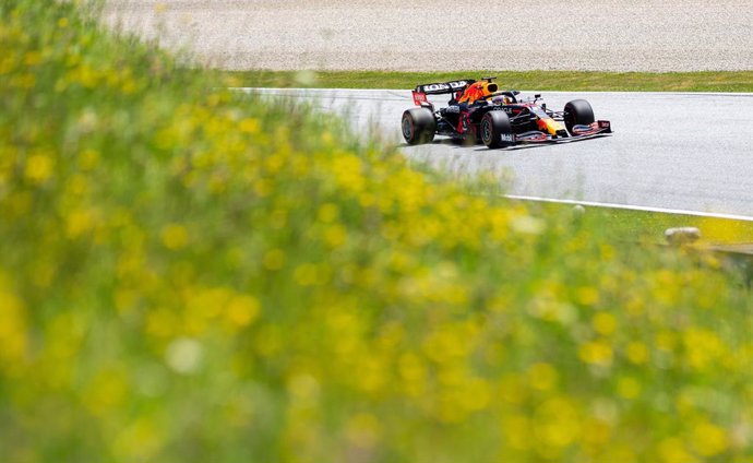 26 June 2021, Austria, Spielberg: Red Bull's Formula 1 Dutch driver Max Verstappen drives drives during the third practice session ahead of the Formula One Grand Prix of Styria,  at the Red Bull Ring in Spielberg. Photo: Georg Hochmuth/APA/dpa