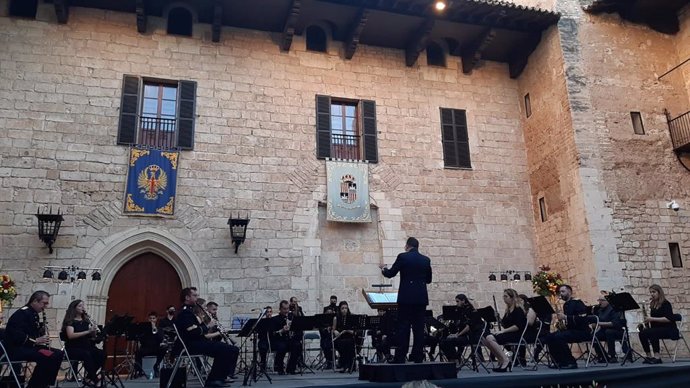 La Unidad de Música de la UCG de la Comandancia General de Baleares ofrece un concierto en el Palacio de la Almudaina.