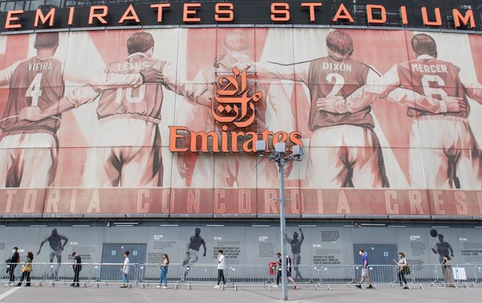 Centro de vacunación en el Emirates Stadium de Londres