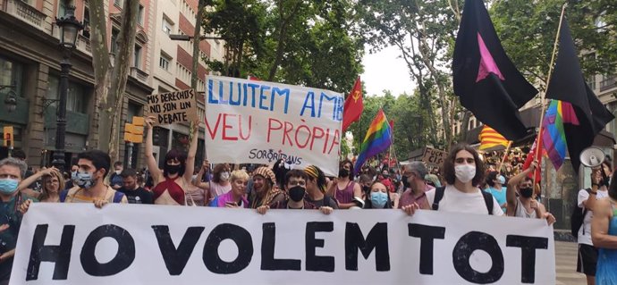 Manifestació a Barcelona per "l'alliberament sexual i de gnere"