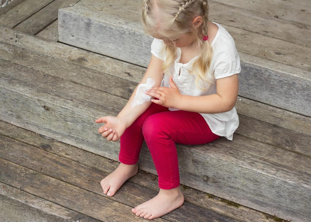 ¿Por qué cada vez es más frecuente la piel atópica en niños? Cuidados básicos de cara al verano - Vimarsana News