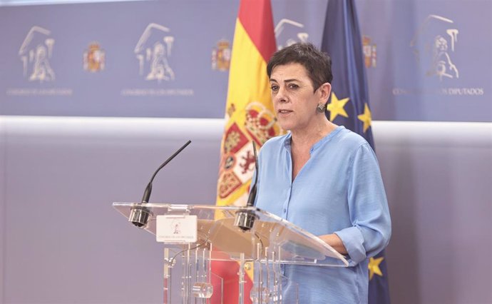 La portavoz de EH Bildu en el Congreso, Mertxe Aizpurua, interviene en una rueda de prensa anterior a una Junta de Portavoces, a 15 de junio de 2021, en la Sala Constitucional del Congreso de los Diputados, a 15 de junio de 2021, en Madrid, (España).