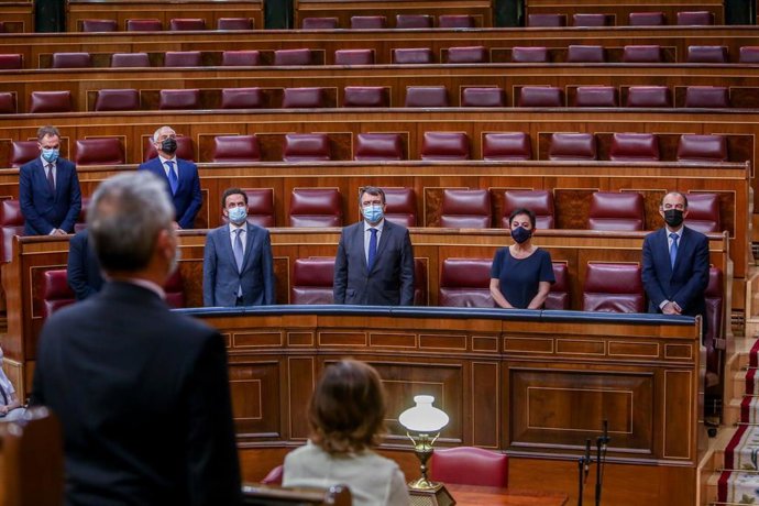 El candidato de Ciudadanos a la Presidencia de la Comunidad de Madrid, Edmundo Bal; el portavoz del PNV en el Congreso, Aitor Esteban y la portavoz de EH Bildu, Mertxe Aizpurua, en el acto en recuerdo y homenaje a las víctimas del terrorismo