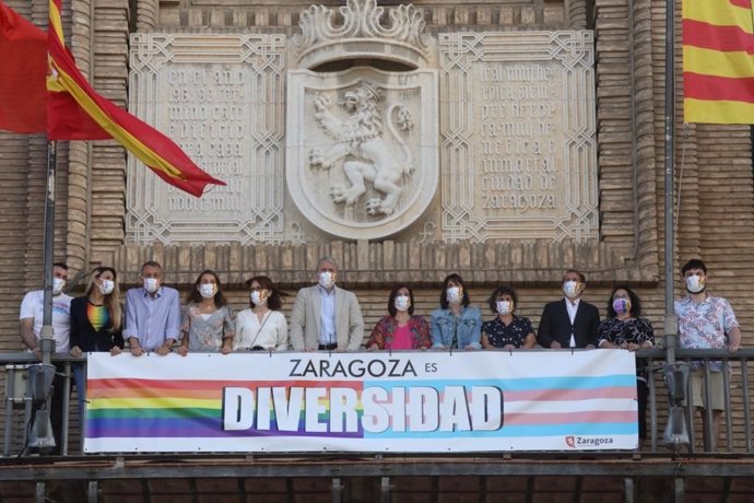 La ciudad se une a la defensa de los derechos LGTBI en el Día del Orgullo