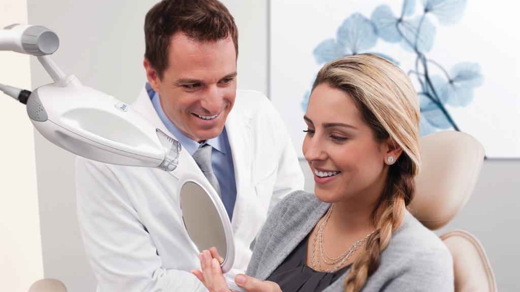 Philips presenta las ventajas que ofrece la catalización lumínica en blanqueamiento dental - Vimarsana News