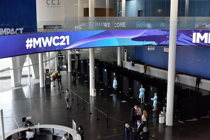 Archivo - Vista general de la Fira de Barcelona, con los preparativos para la celebración del Mobile World Congress (MWC) 2021, a 20 de mayo de 2021, en Barcelona, Catalunya (España). Este jueves, durante un encuentro con los medios, representantes de l