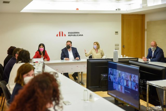 Reunió extraordinària de la Permanent Nacional d'ERC amb Marta Vilalta, Oriol Junqueras, Carme Forcadell, Raül Romeva i Dolors Bassa.