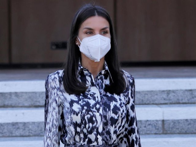 La Reina Letizia ha recuperado su conjunto de leopardo de VB