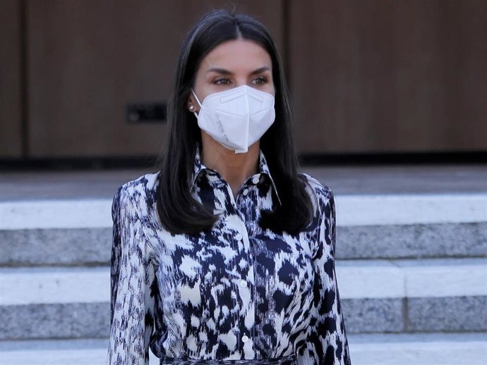 La Reina Letizia ha recuperado su conjunto de leopardo de VB