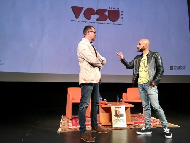 El concejal José Luis Costillas y el director del festival VeSu, Íñigo Domínguez