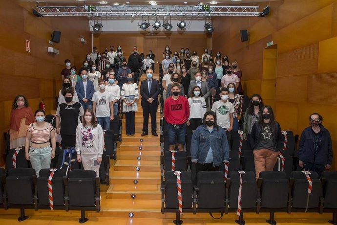 Entrega de reconocimientos a los informadores juveniles