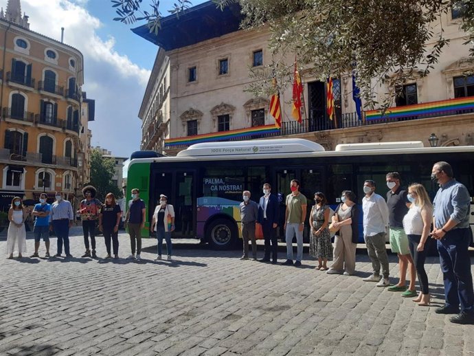 Presentación de la campaña 'Ca Nostra' para la sensibilización con el colectivo LGTBI en Palma