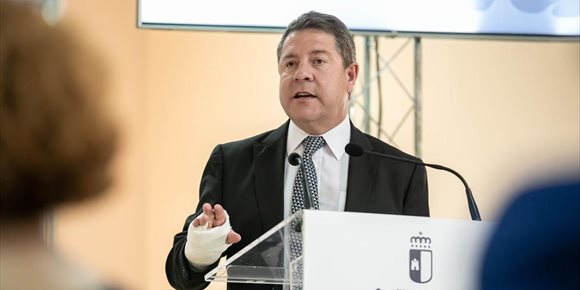 4. García-Page avanza una inversión extraordinaria de 61 millones de euros para vincular la FP al empleo