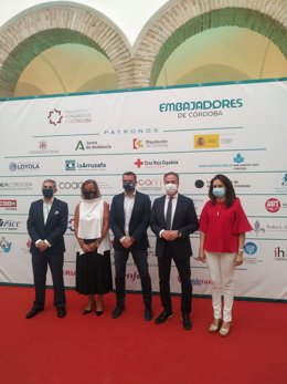 La delegada de Turismo en la Diputación de Córdoba, Inmaculada Silas (dcha.), en las III Jornadas Técnicas de Embajadores de Córdoba 'Córdoba: destino MICE'.