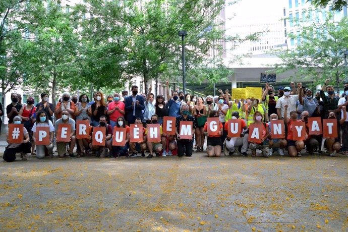 Protesta davant la Ciutat de la Justícia pel judici a tres activistes per una protesta del Sindicat de Llogaters el 2018