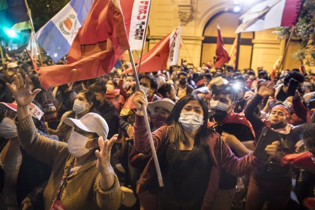 26 June 2021, Peru, Lima: Supporters of the left-wing presidential candidate Castillo take part in a demonstration. Photo: Adrian Portugal/dpa