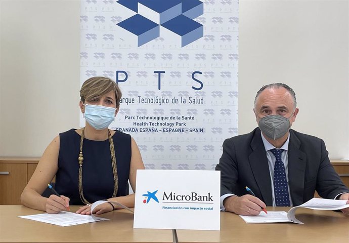Acuerdo entre el PTS y MicroBank para la concesión de microcréditos