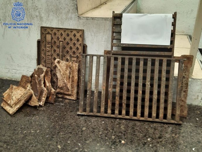 Objetos sustraídos por los detenidos.