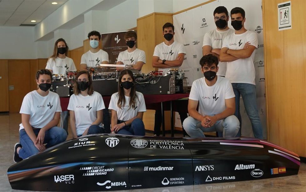 Hyperloop UPV presenta Ignis, el prototipo que acelera sin tocar el raíl
