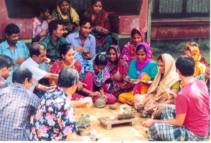 Archivo - Trabajadores del Comercio Justo en Bangladesh.