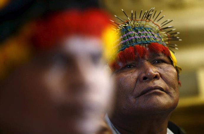 Archivo - Indígenas de la selva amazónica de Perú
