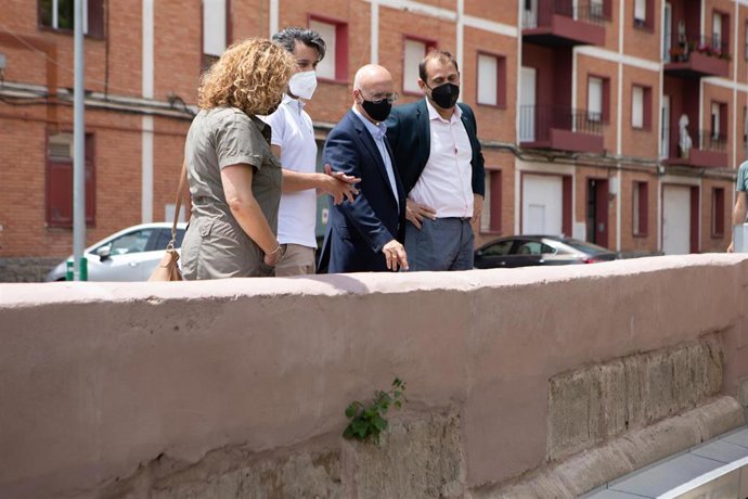 El consejero Ciriza y el alcalde Alberto Añón junto al concejal Jairo Alonso y la concejala Rosa María Iglesias