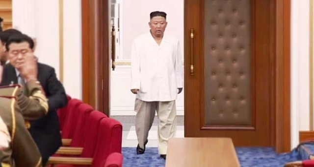 El líder norcoreano, Kim Jong Un, visiblemente más delgado
