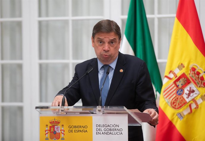 El ministro de Agricultura, Pesca y Alimentación, Luis Planas, asiste a la firma de sendos convenios para la financiación, construcción y explotación de las obras de modernización de la Comunidad de Reganes de Pozo Alcón, Hinojares y Cuevas del Campo, F