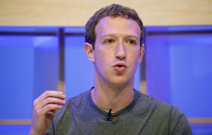 Archivo - FILED - 25 February 2016, Berlin: Facebook CEO Mark Zuckerberg speaks during the Facebook Innovation Hub. Facebook founder and chief executive Mark Zuckerberg is to attend the Munich Security Conference next month, a spokesman for the social n
